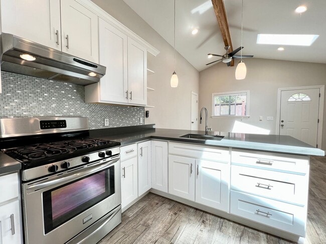 Photo - Stunning 1-Bed, 1-Bath with Private Entrance/Parking - UTILITIES INCLUDED!