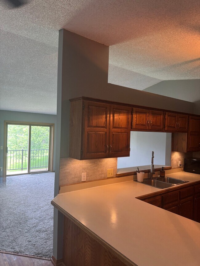 Photo - 11139 Edgewood Cir N
