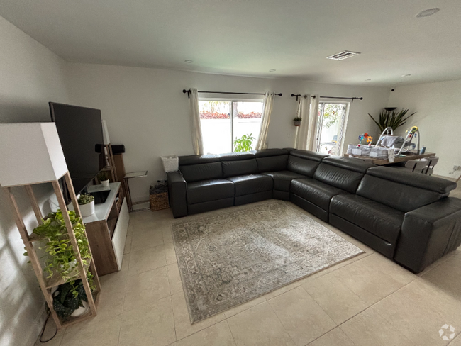 Building Photo - 12512 SW 53rd St Rental