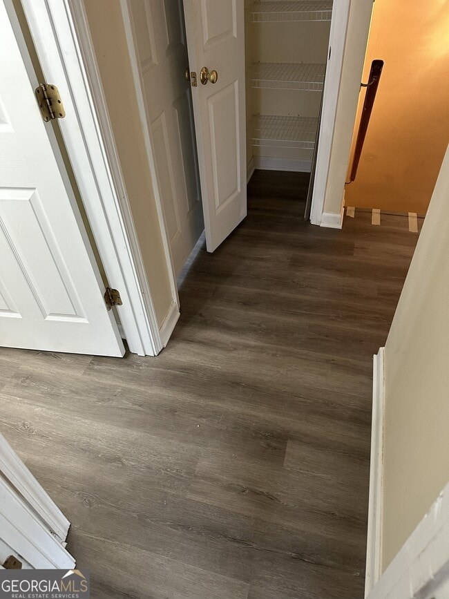 Photo - 515 Edgewater Way