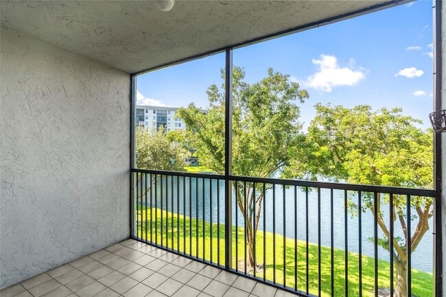 Photo - 2226 N Cypress Bend Dr Unidad 308