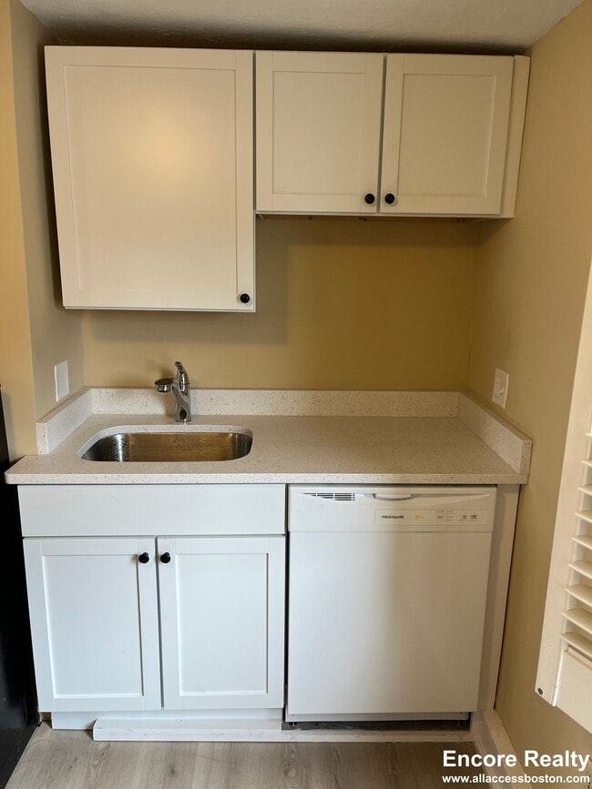 Photo - 5 Grimes St Unit 2