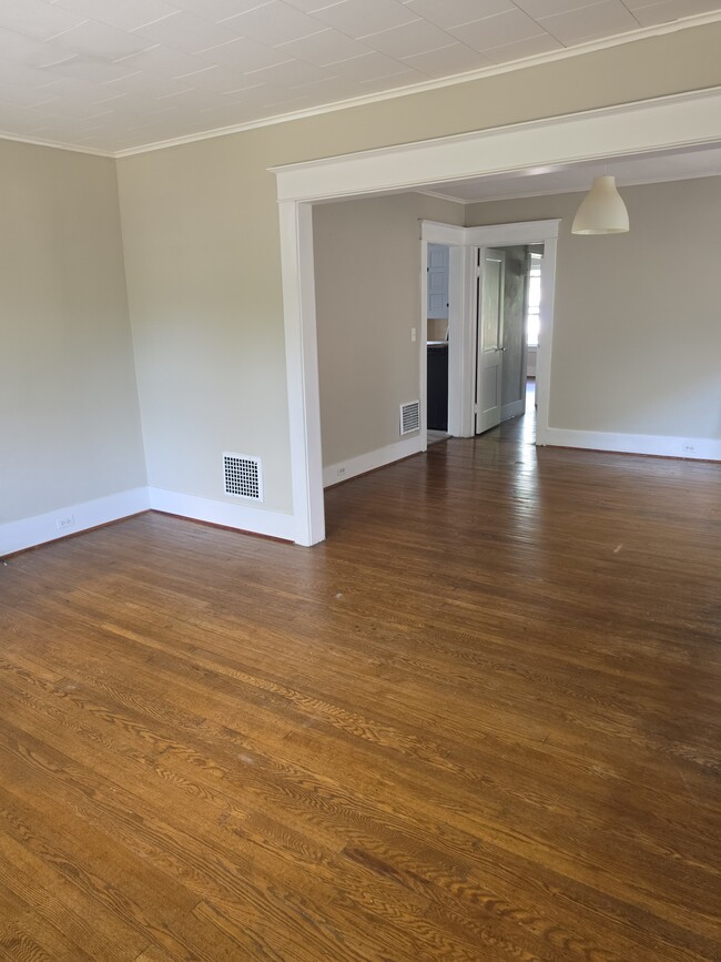 Photo - 339 Crestwood Ave Unit Upper