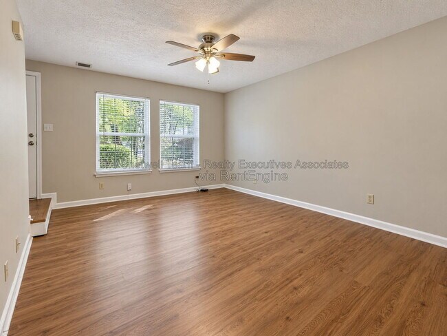 1443 Schoolcraft Way