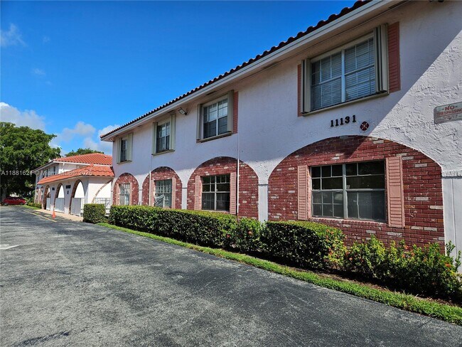Building Photo - 11131 Royal Palm Blvd Unit 5 Rental