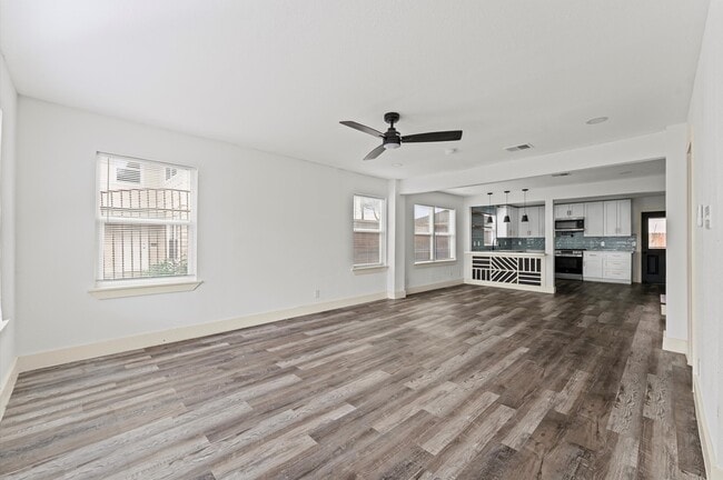 Photo - 2105 Sheridan St