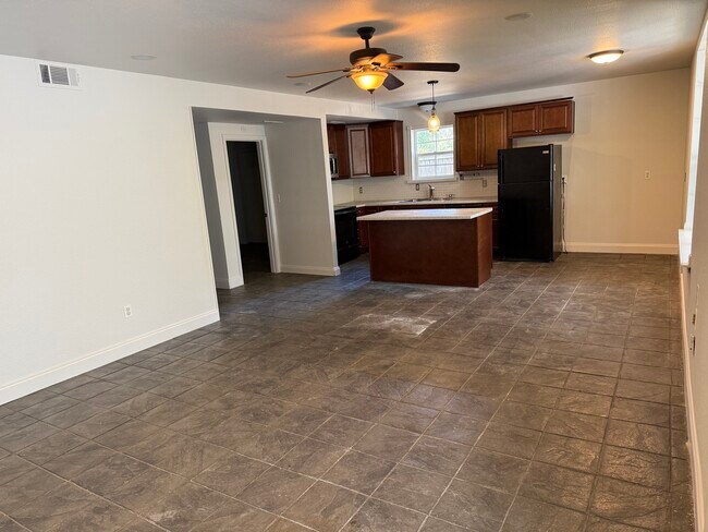 Building Photo - 8406 Ferndale Cut Off Rd Unit Apartment D