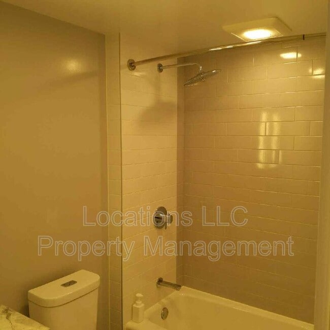 Photo - 987 Queen St Unidad #3806