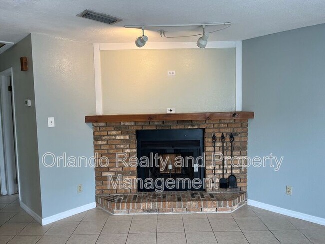 Photo - 1239 E Ridgewood St