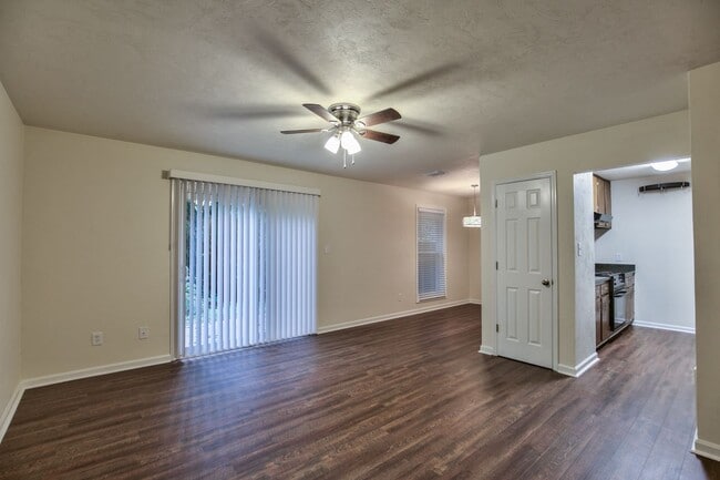 Photo - 1219 Crestview Ave