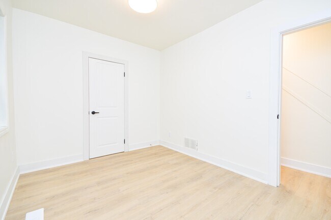 Photo - 107 Nairn Ave Unit Main