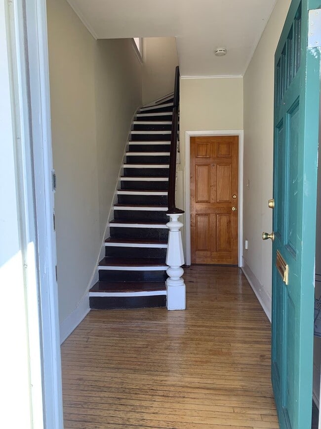 Photo - 142 Walnut St Unit B