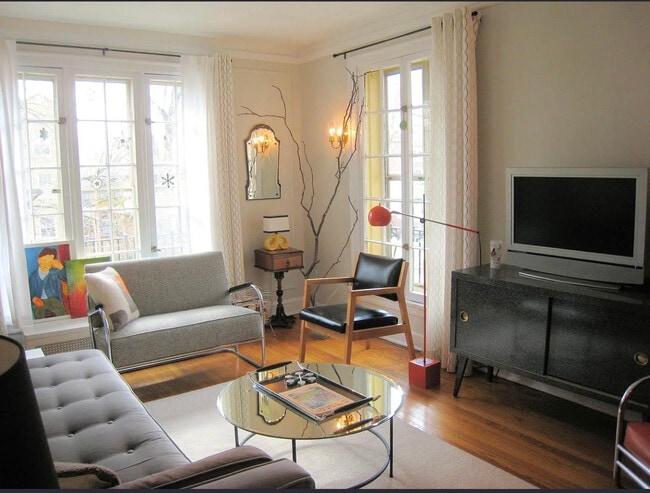 Building Photo - 1500 W Chase Ave Unit 1502-1