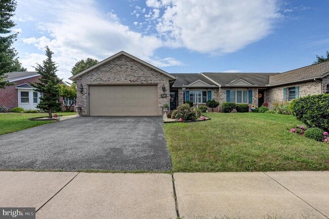 Photo - 348 Phoenix Dr