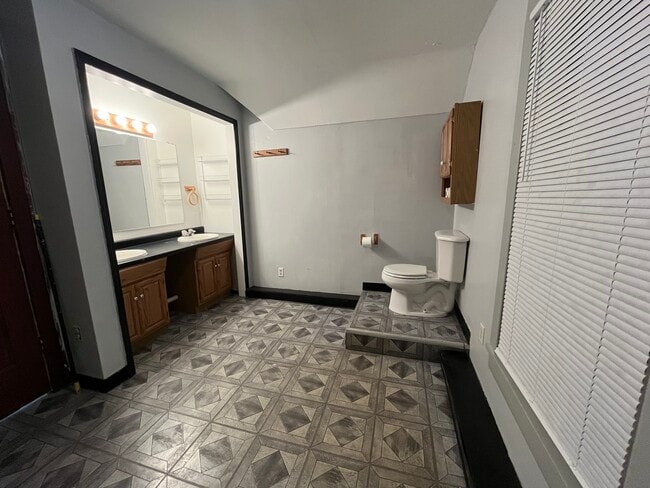 Photo - 855 E Gorham St Unit 855