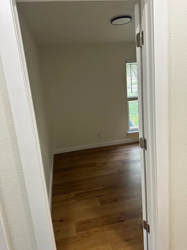 Photo - Room in House on Rockridge Dr