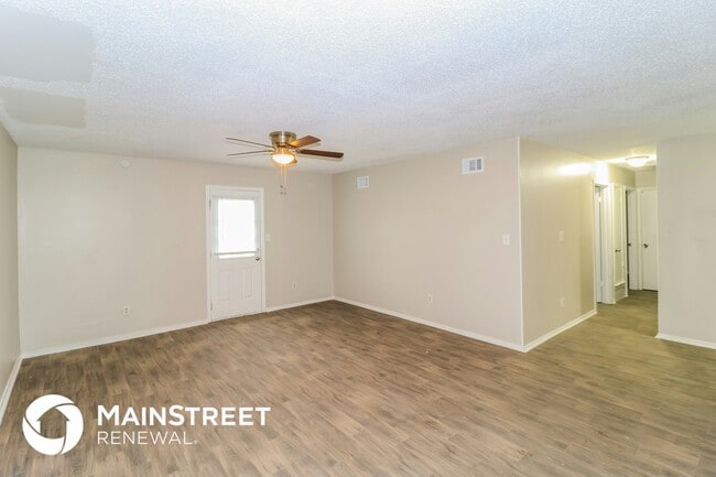 Photo - 3883 Winwood Dr