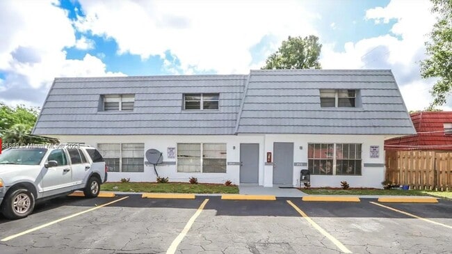 Building Photo - 2010-2018-2018 NW 59th Terrace