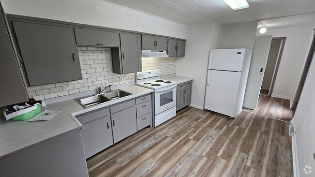 Building Photo - 411 Wisconsin St Unit C Rental