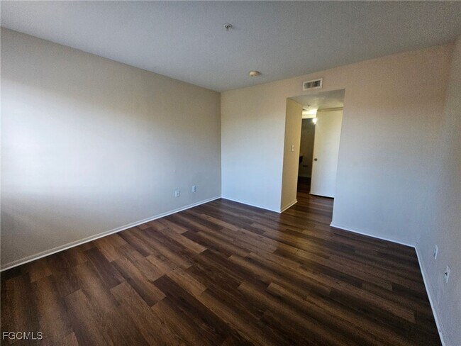 Photo - 2875 Winkler Ave Unit 518