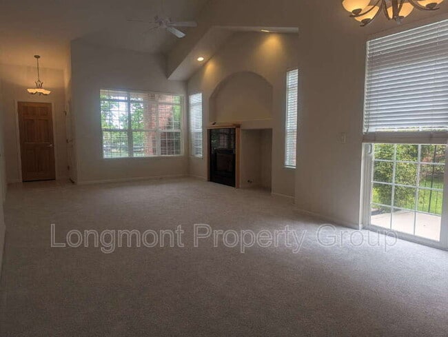 Photo - 1333 Charles Dr