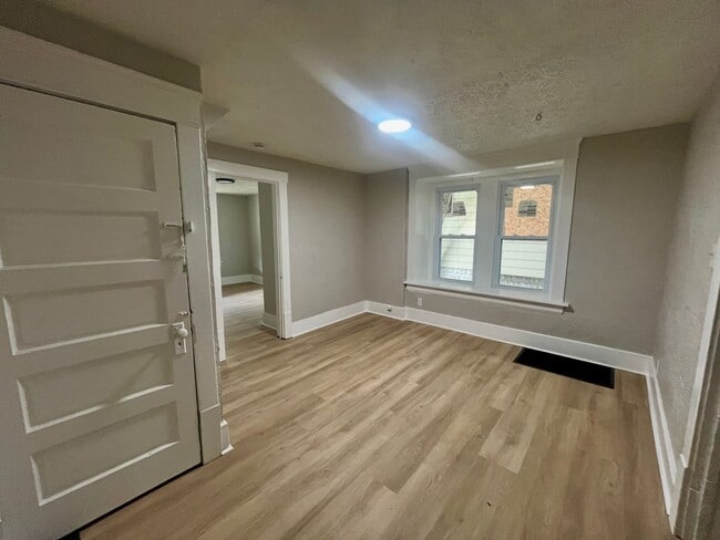 1141 McKinley Ave Unit 1141 McKinley Ave - Down