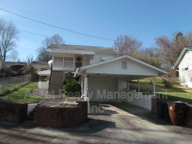 Photo - 102 Wainwright Rd