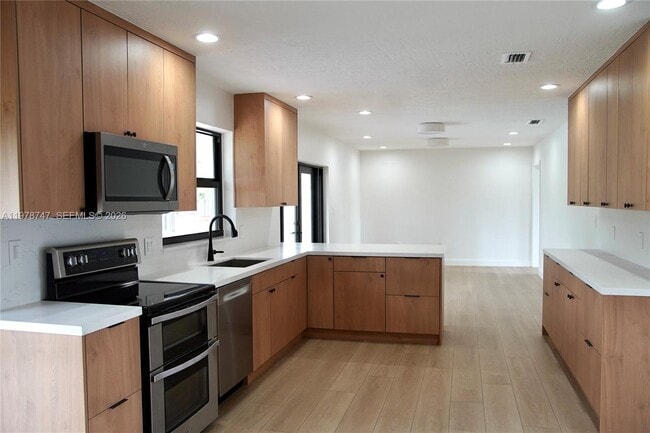 Photo - 12504 SW 99th Ave