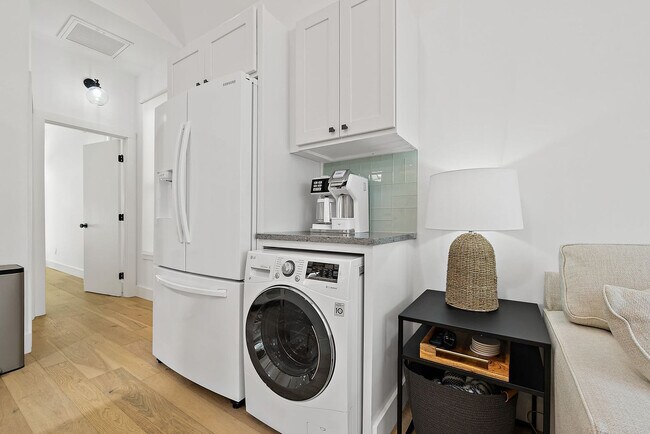 90 De Haven St Unit SI ID1281966P