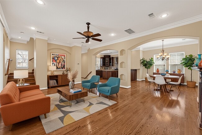 Photo - 2736 Cortlandt St