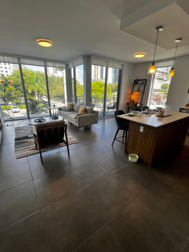 Building Photo - 215 NE 27th St Unit B1 Rental