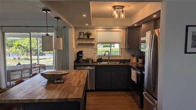 Photo - 173 Rotonda Cir