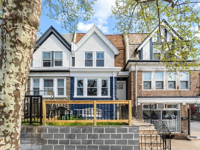 Photo - 1901A 72nd Ave