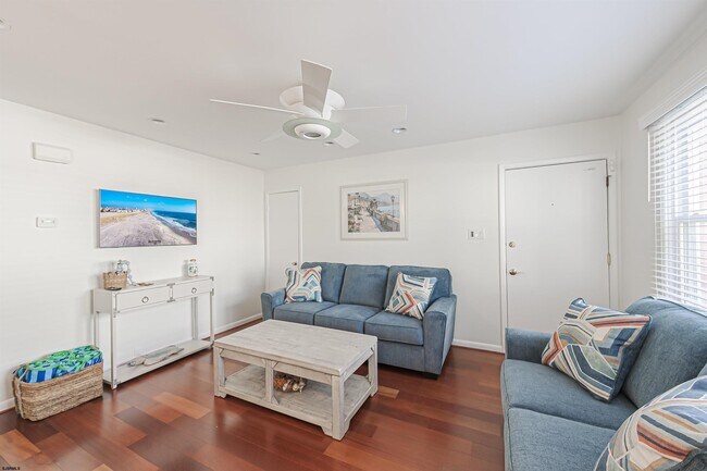 Photo - 9506 Ventnor Ave Unit 7