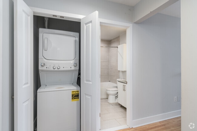 2BR, 1BA - 1060SF Hall Laundry