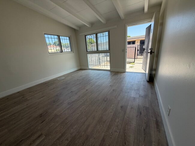 Photo - 2612 W Century Blvd Unit 1