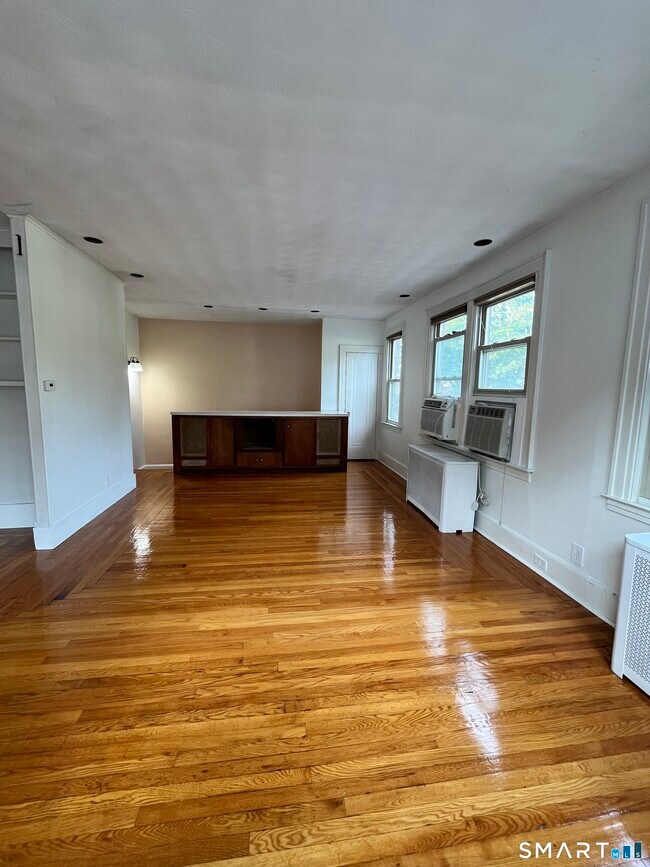 30 Coram St Unit 2