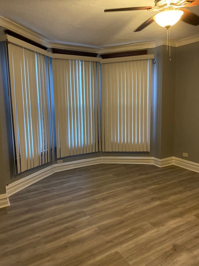 Photo - 5600 S May St Unit 2