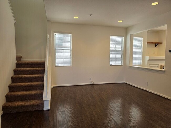 Photo - 162 Seacountry Ln
