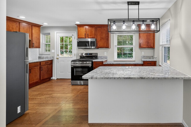 Modern Kitchen & Appliances
