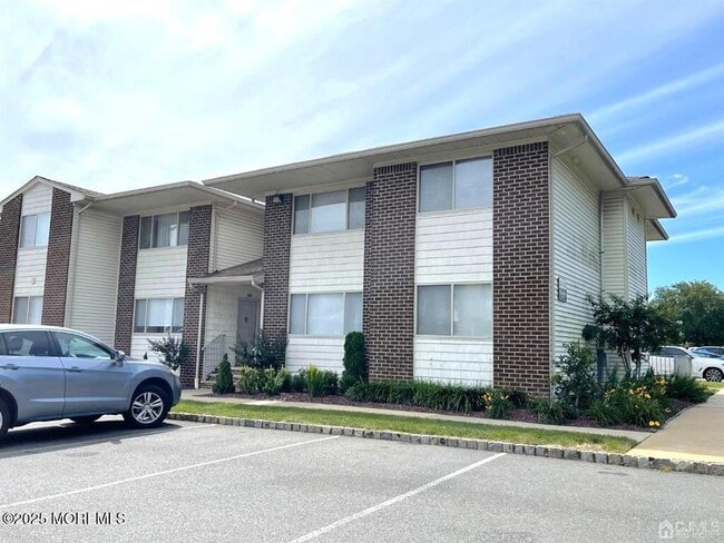 Building Photo - 1310 Bradley Ct