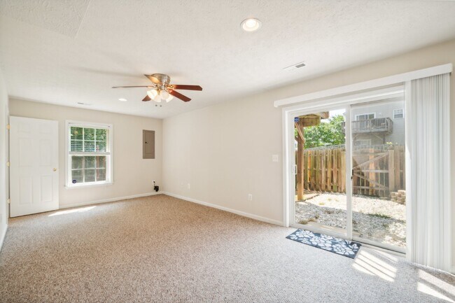 Photo - Stunning end-unit townhouse in the highly ...