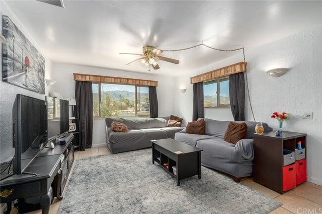 Photo - Large 4 Bedroom Home Central 29 Palms