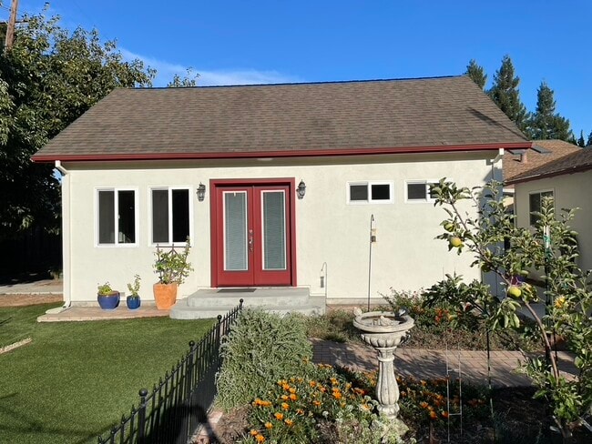 Photo - 467 Pamlar Ave Unit 467 Pamlar Ave.  2