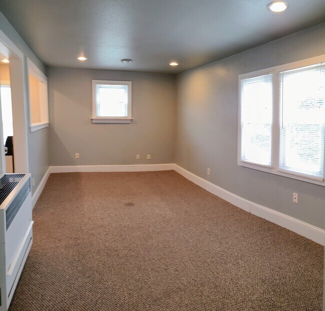 Photo - 1851 N Pulaski St Unidad B