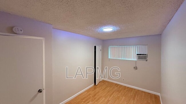 Photo - 8545-8549 Rose St.