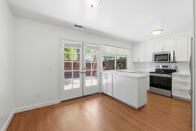 Photo - Luxury 2 bedroom Townhome in Great Location