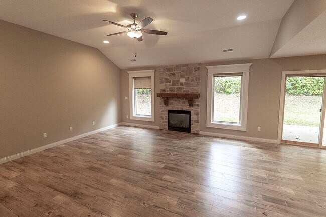 Photo - 1113 W Old Plank Rd