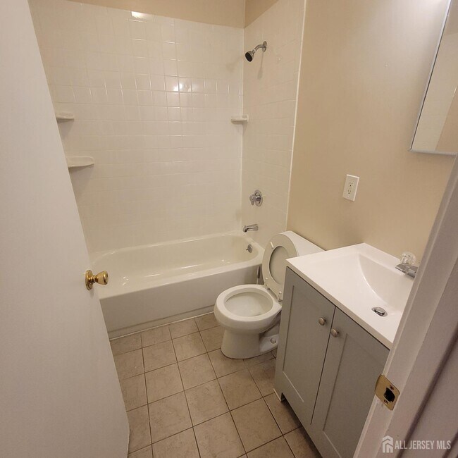 Photo - 195 George St