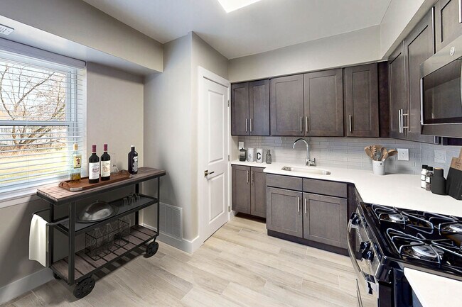 Photo - Barrett Country Club Apartments